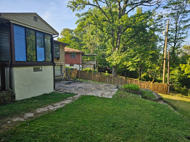 Building Photo - 5309 Lost Trail