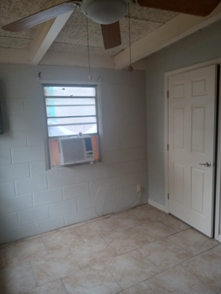 Building Photo - 1709 Amherst St