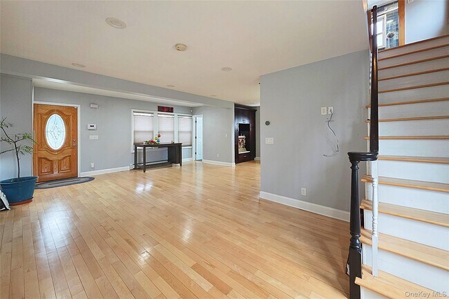 Building Photo - 18 Prospect St