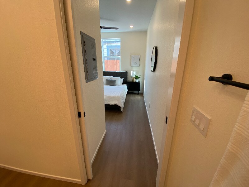 Building Photo - 3042-3044 J St