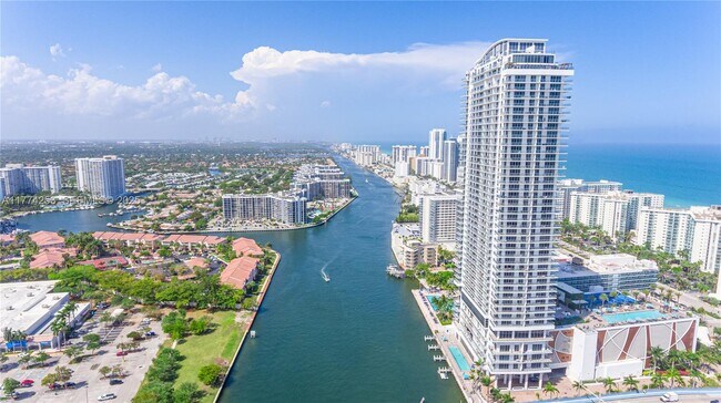 Building Photo - 4010 S Ocean Dr