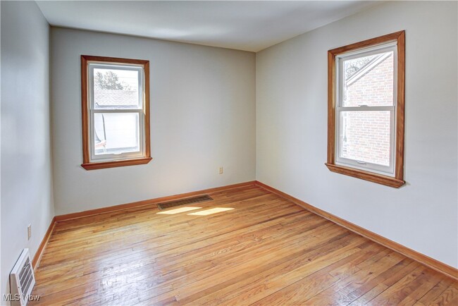 Building Photo - 7611 Ivandale Dr
