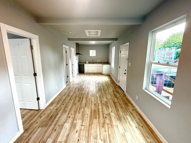 Building Photo - 2702 Observation Dr