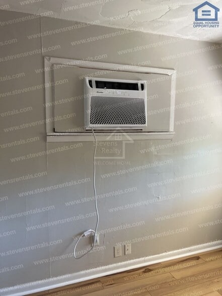 Building Photo - 5417 Slayton Ave