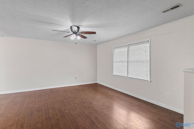 Building Photo - 1011 Sandy Springs Rd NW