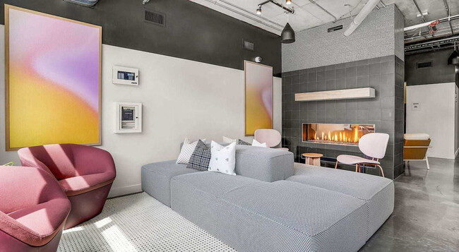 Building Photo - 360 W 200 S