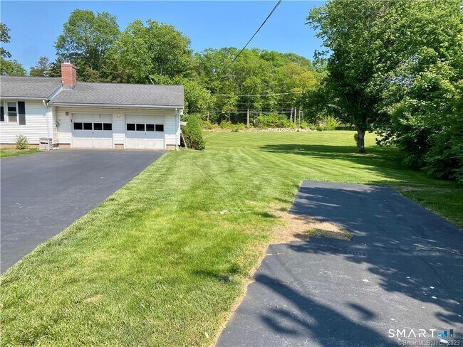 Building Photo - 14 Stonegate Dr