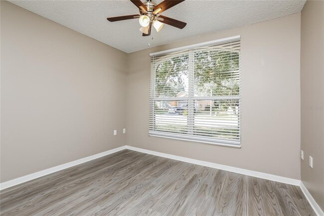 Building Photo - 977 Vanderbilt Dr