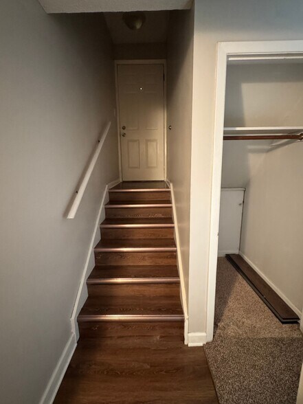 Building Photo - 932 Pius Ln