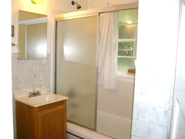 Building Photo - Cozy, Character-Filled Bungalow Close to It All