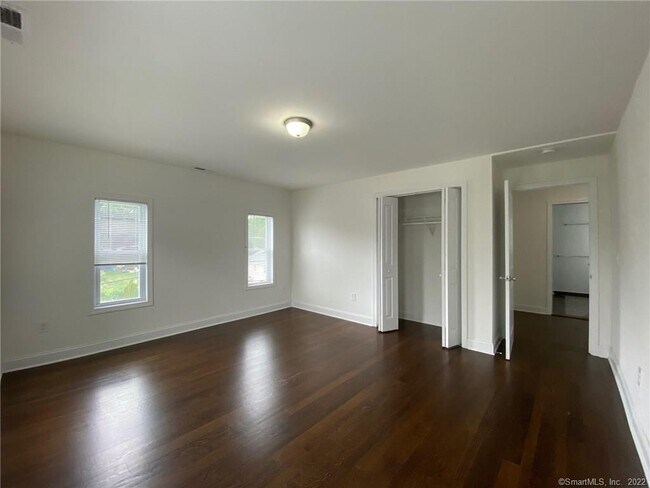 Building Photo - 29 Moulthrop St