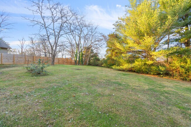 Building Photo - 6501 Beaver Ridge Rd