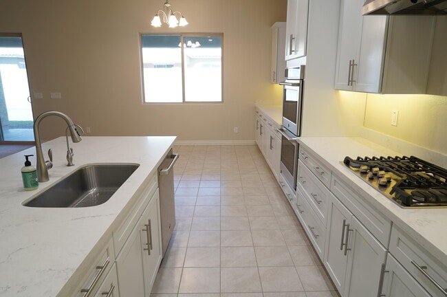 Building Photo - 10274 W Fetlock Trail