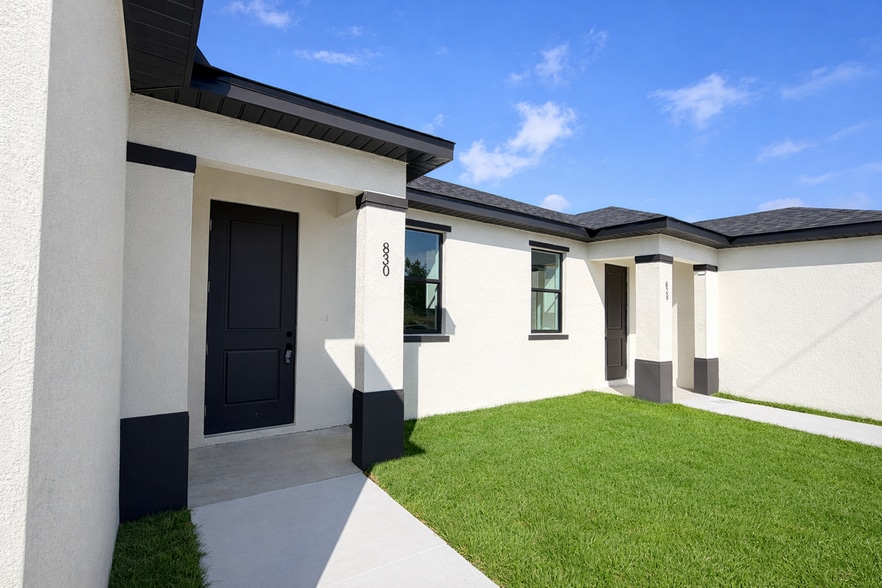 Building Photo - 830 Holmes Ave