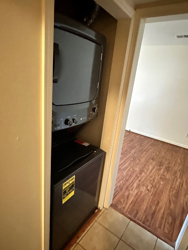 Building Photo - Cozy Townhome Living in a Convenient Lorton Location