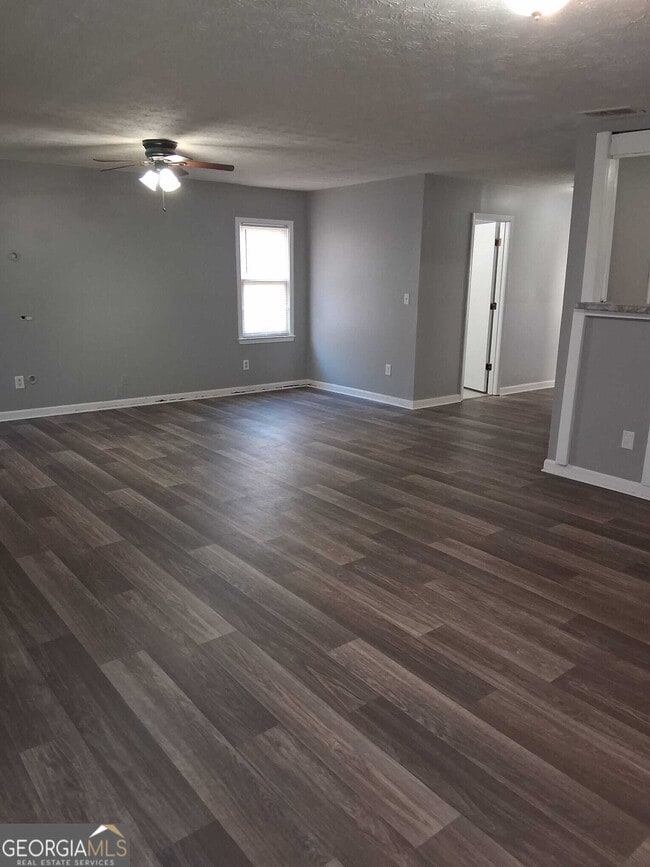 Building Photo - 2798 Country Ct SE