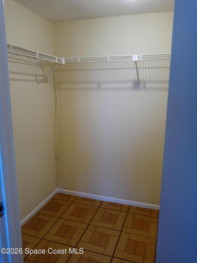 Building Photo - 520 Palm Springs Blvd