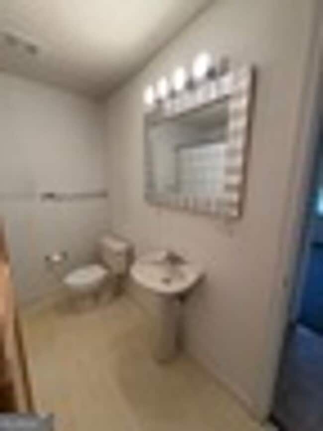 Building Photo - 303 Madison Ave