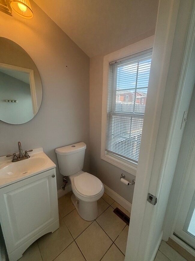 Building Photo - Charming 3-Bedroom Home in Desirable Bridg...
