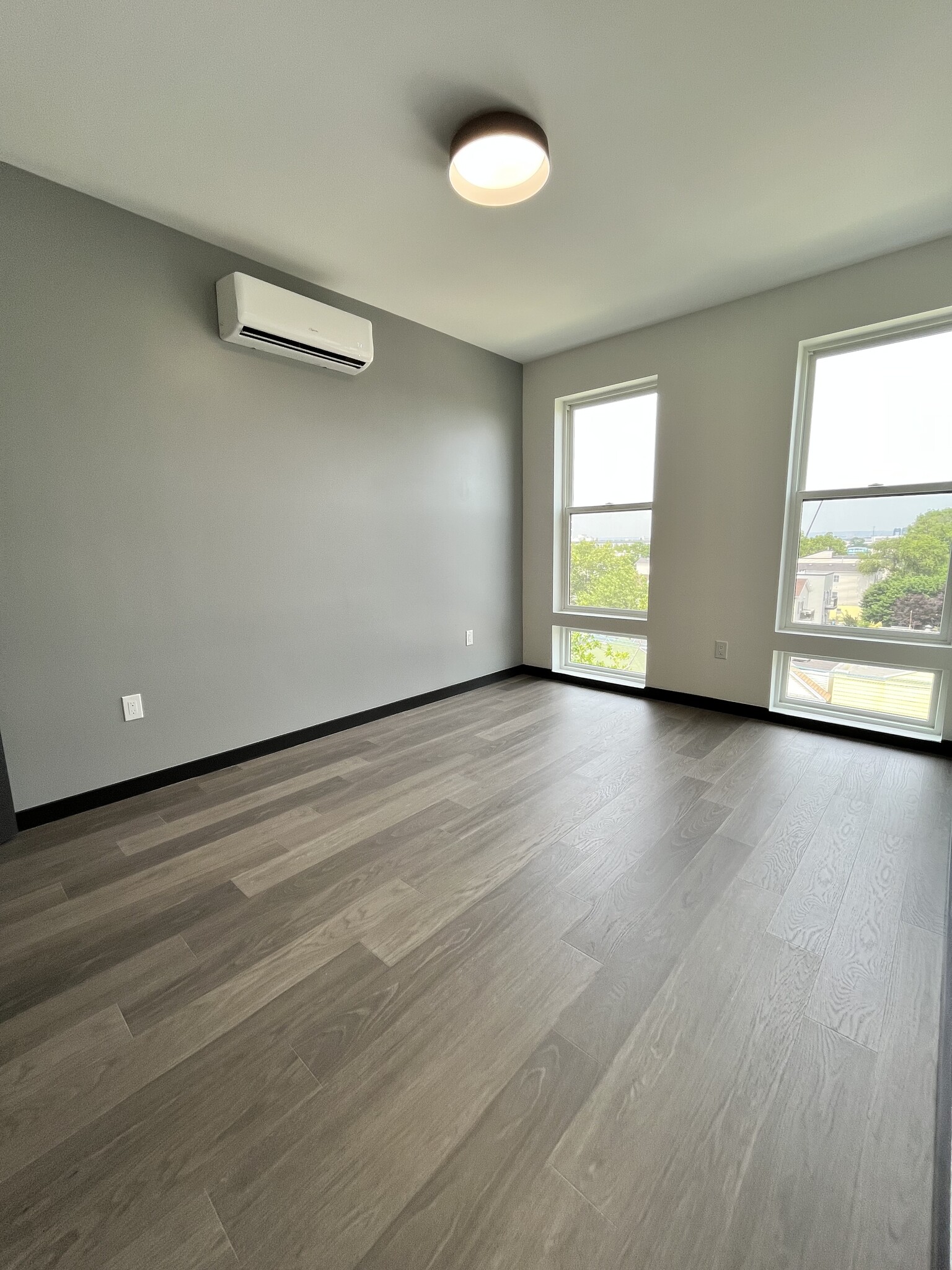 132 Mallory Ave 507 - 138 Mallory Ave