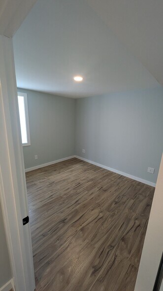 Building Photo - 2882 Ridge Dr