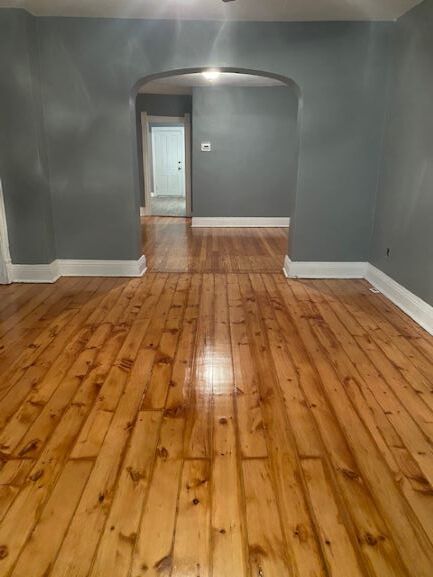 Living room/dining room - 10021 S Exchange Ave