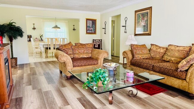 Building Photo - 520 SW 18th St