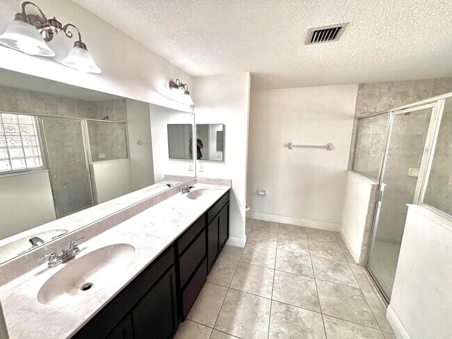 Building Photo - 9558 Sea Spray Dr