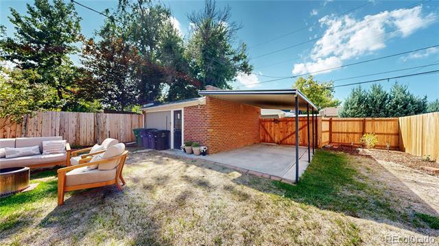 Building Photo - 1325 Dahlia St