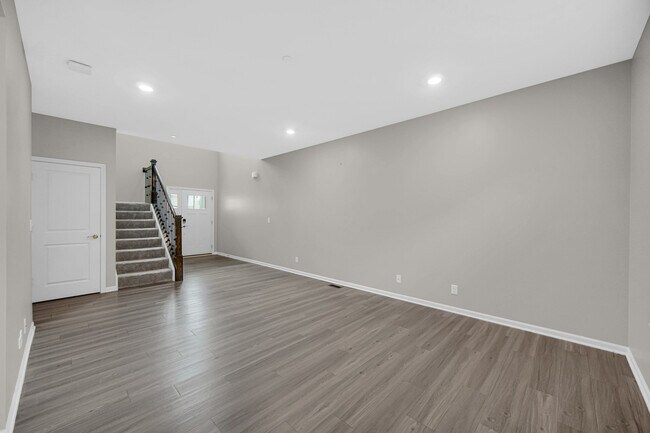 Building Photo - 1115 Goldfinch Ave