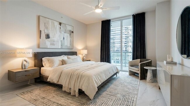 Building Photo - 1111 SW 1st Ave