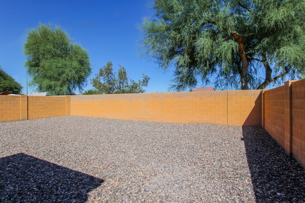 Building Photo - 15244 W Shaw Butte Dr