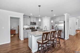 Building Photo - 113 Cedar Elm Wy
