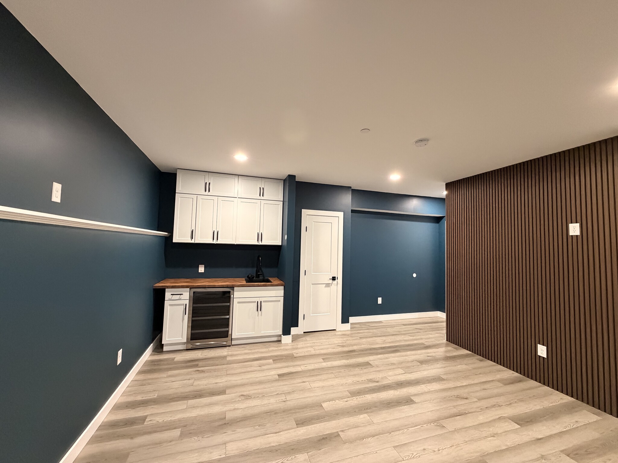 Building Photo - 746 Golden Spring Dr