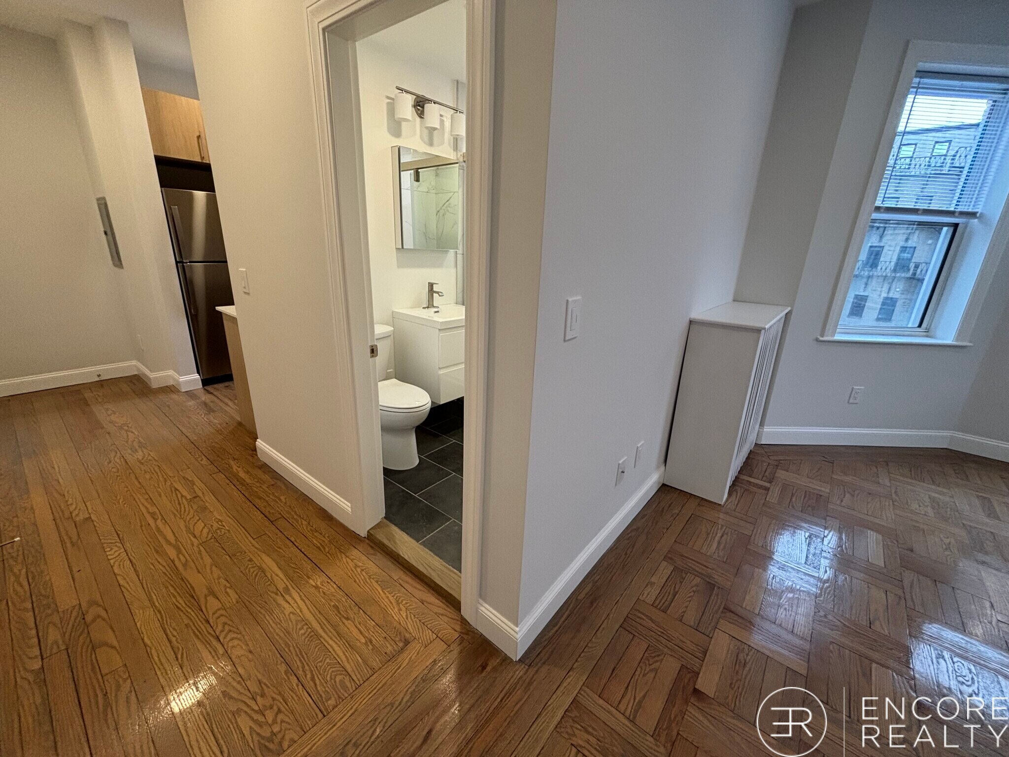 Building Photo - 16 Queensberry St