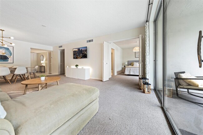 Building Photo - 3150 N Course Ln