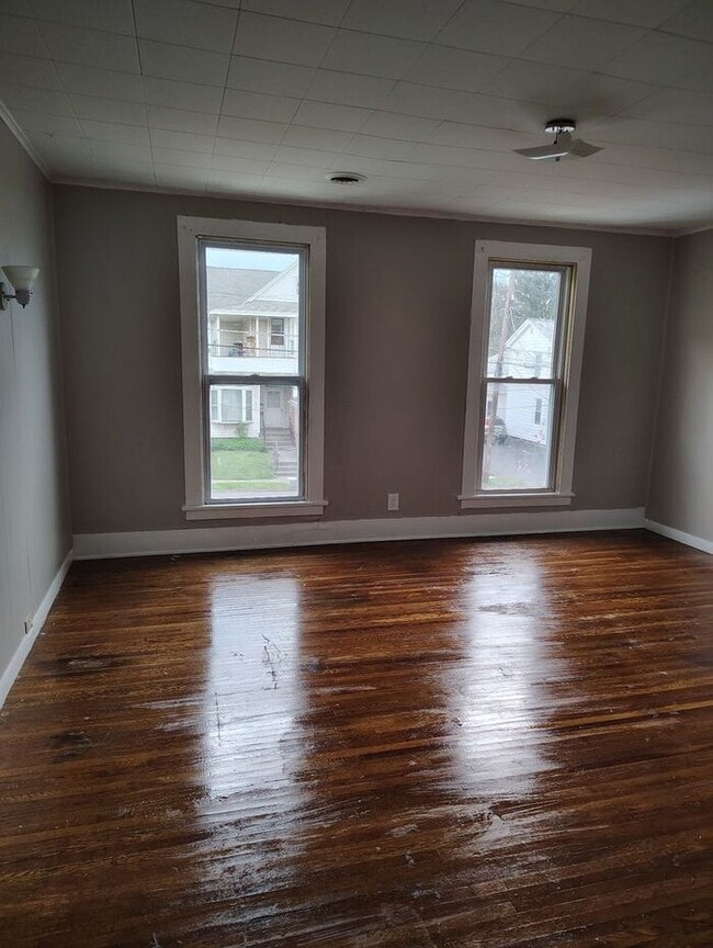 Building Photo - 3 Bedroom apartment for rent