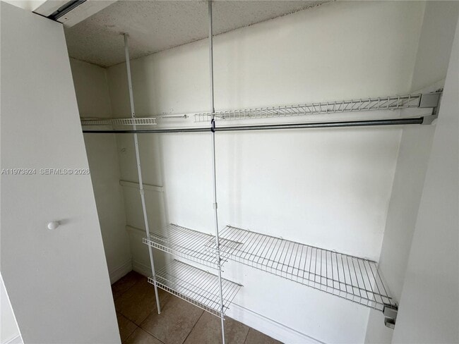 Building Photo - 2008 Jackson St