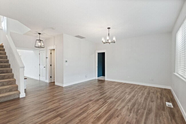 Building Photo - 14081 SW Viewpoint Ct