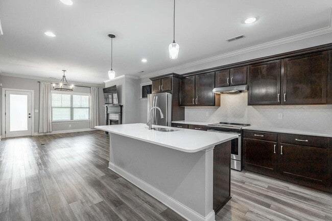Building Photo - 5038 Shelterwood Dr NE