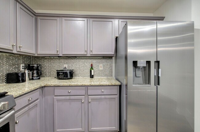 Building Photo - 7202 Cedar Forest Dr