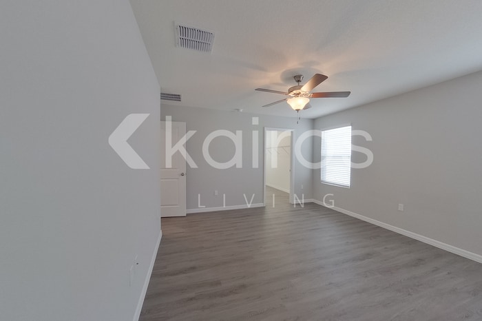 Building Photo - 8597 SW 44th Ct