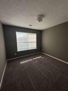 Building Photo - 6213 Hickory Ln Cir