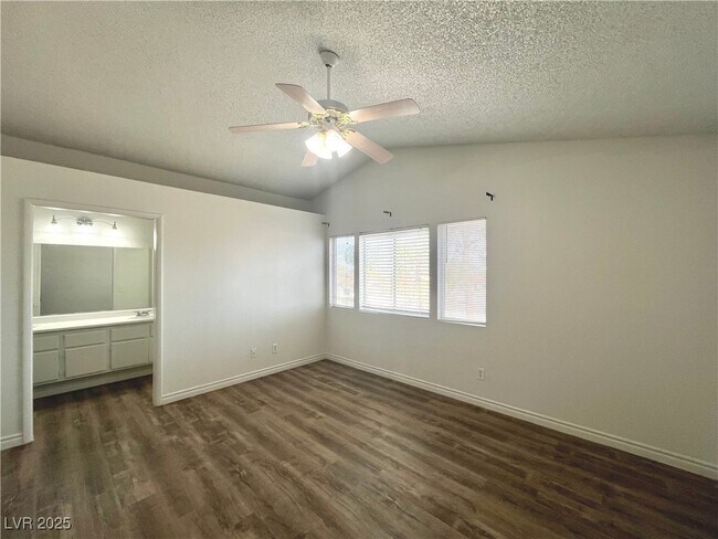 Building Photo - 1537 N Canyon Rose Way