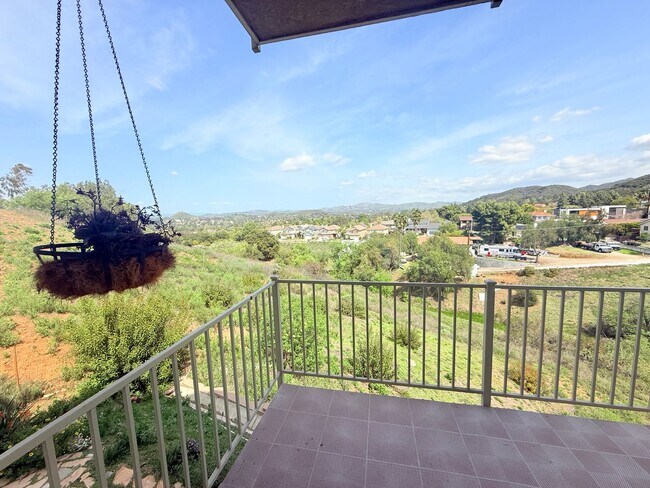 Building Photo - Spacious 4-bedroom, 3-bathroom home in Newbury Park near Thousand Oaks