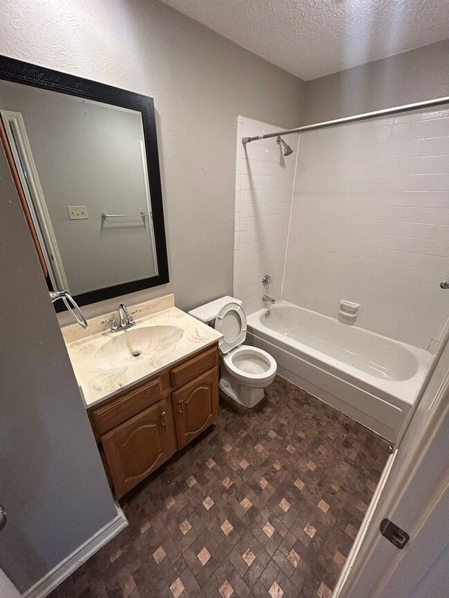 Building Photo - 972 333 1659