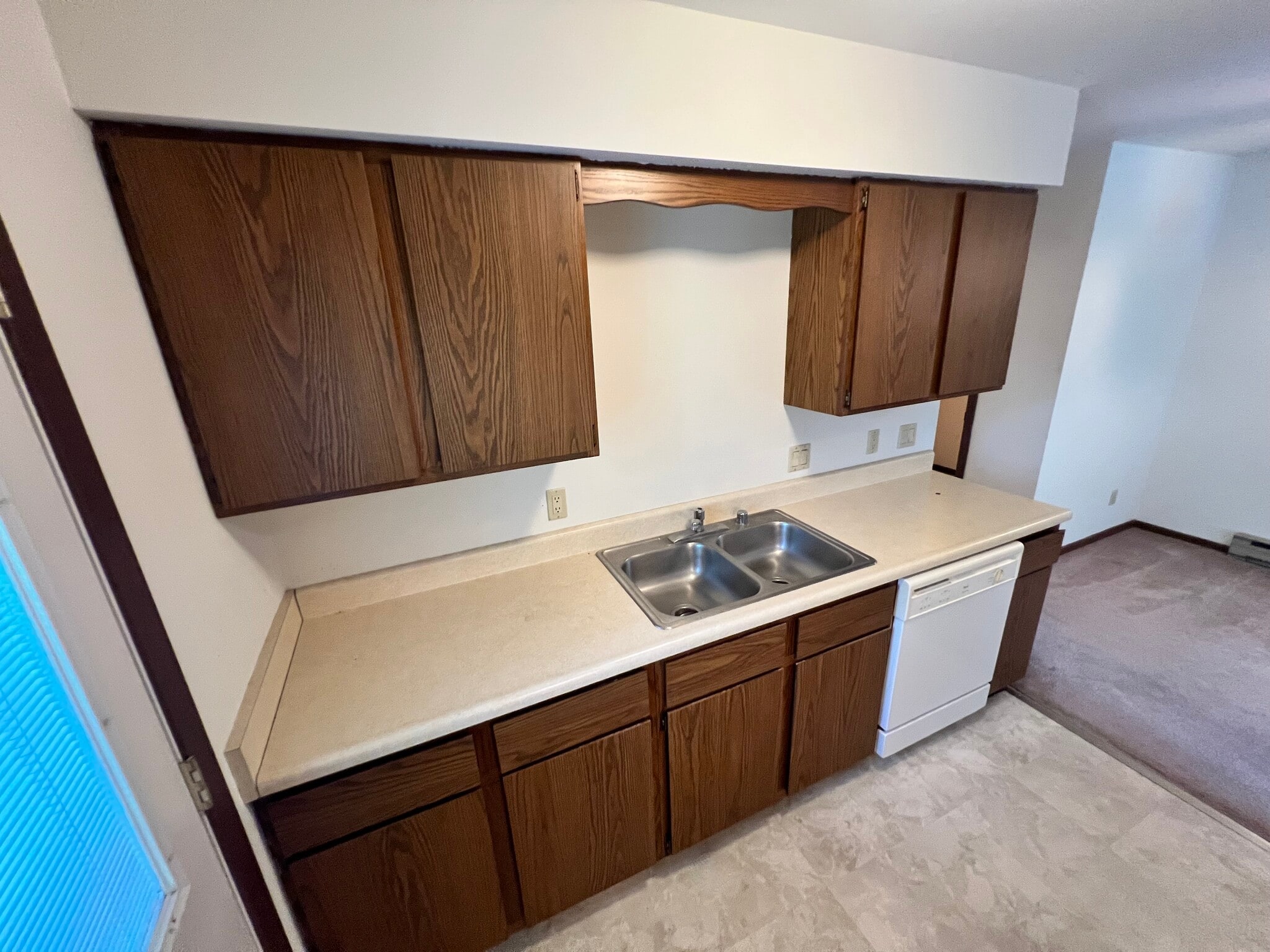 Kitchen - 3176 Ridgeway Ave