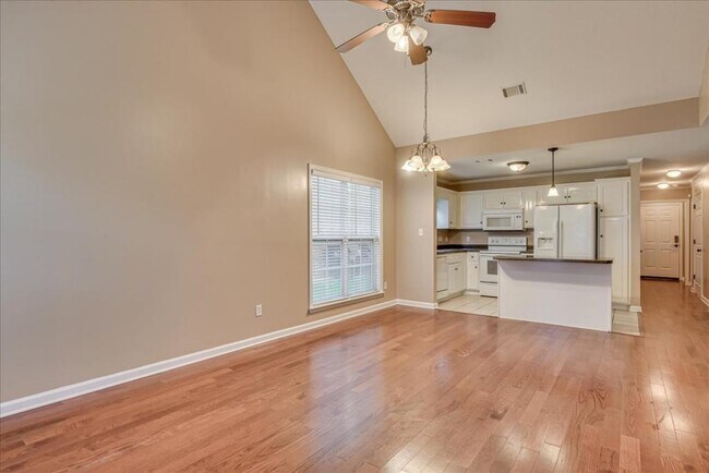 Building Photo - 140 Grove Landing Ct