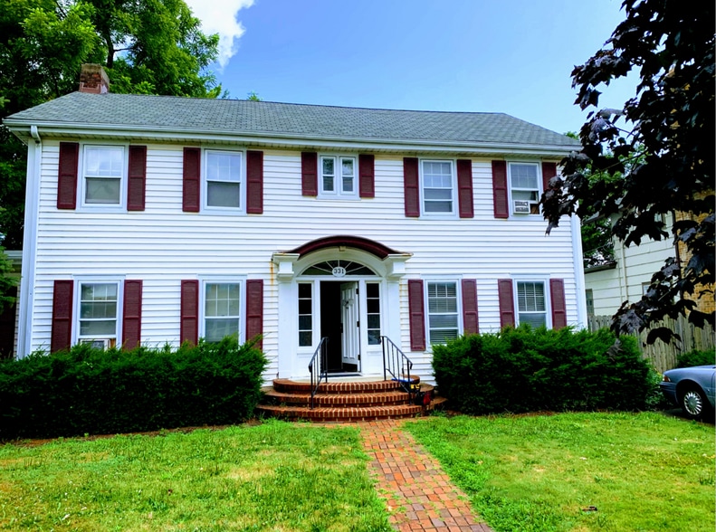 Building Photo - 331 5th St