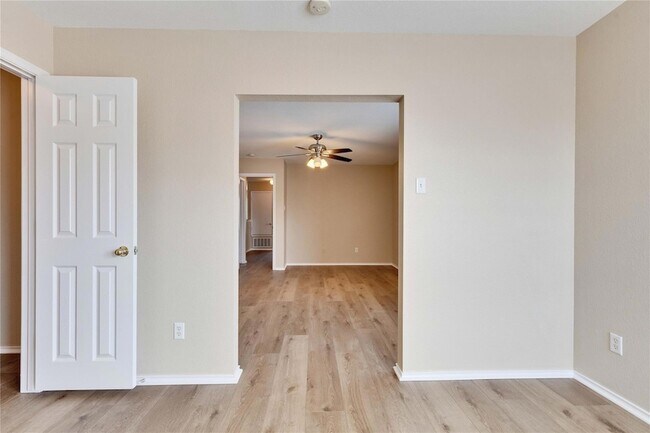 Building Photo - 14116 Harris Ridge Blvd